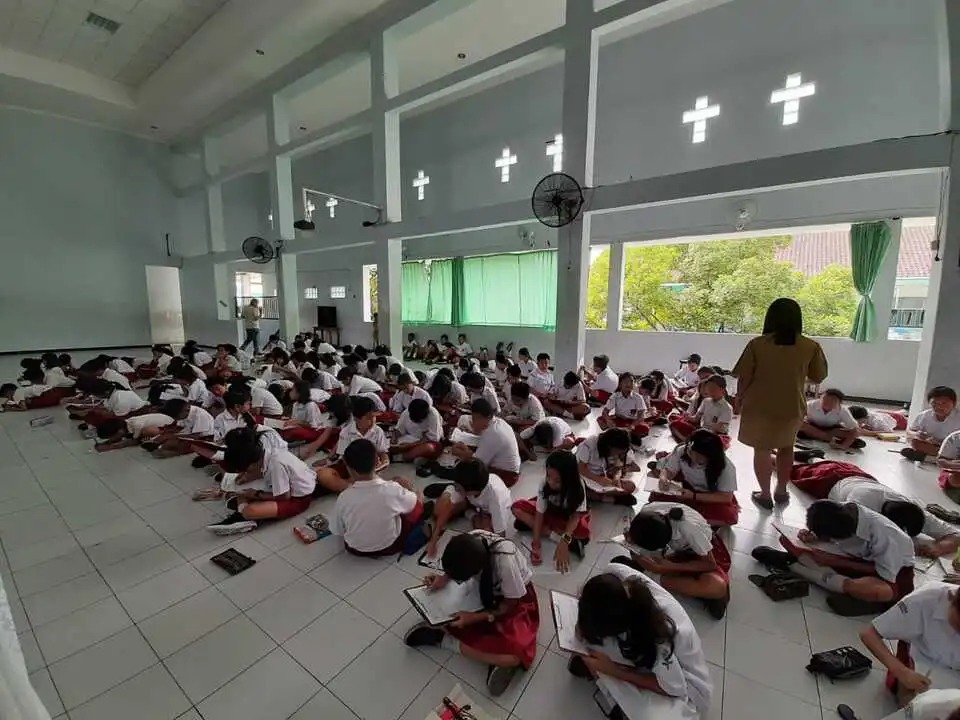 Dari Wawancara hingga Menulis Cerpen, Siswa SD Marsudirini Nikmati Serunya Dunia Literasi 2506 sd marsud2