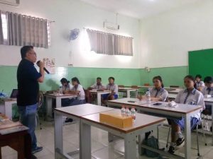 Belajar Menulis Cerita Tanpa Ribet, Siswa SMP Marsudirini Antusias Ikuti Kelas Kreatif SeKata 2506 sekata albert