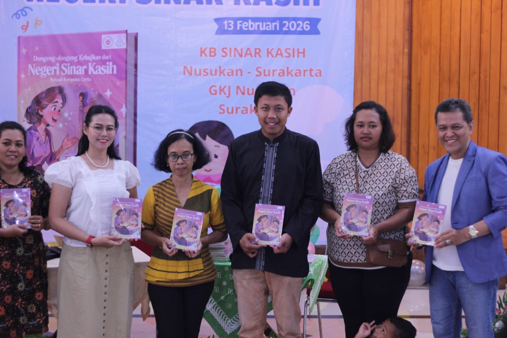 Bersama Menumbuhkan Generasi Berkarakter Melalui Literasi dan Dongeng Bersama Menumbuhkan Generasi Berkarakter Melalui Literasi dan Dongeng